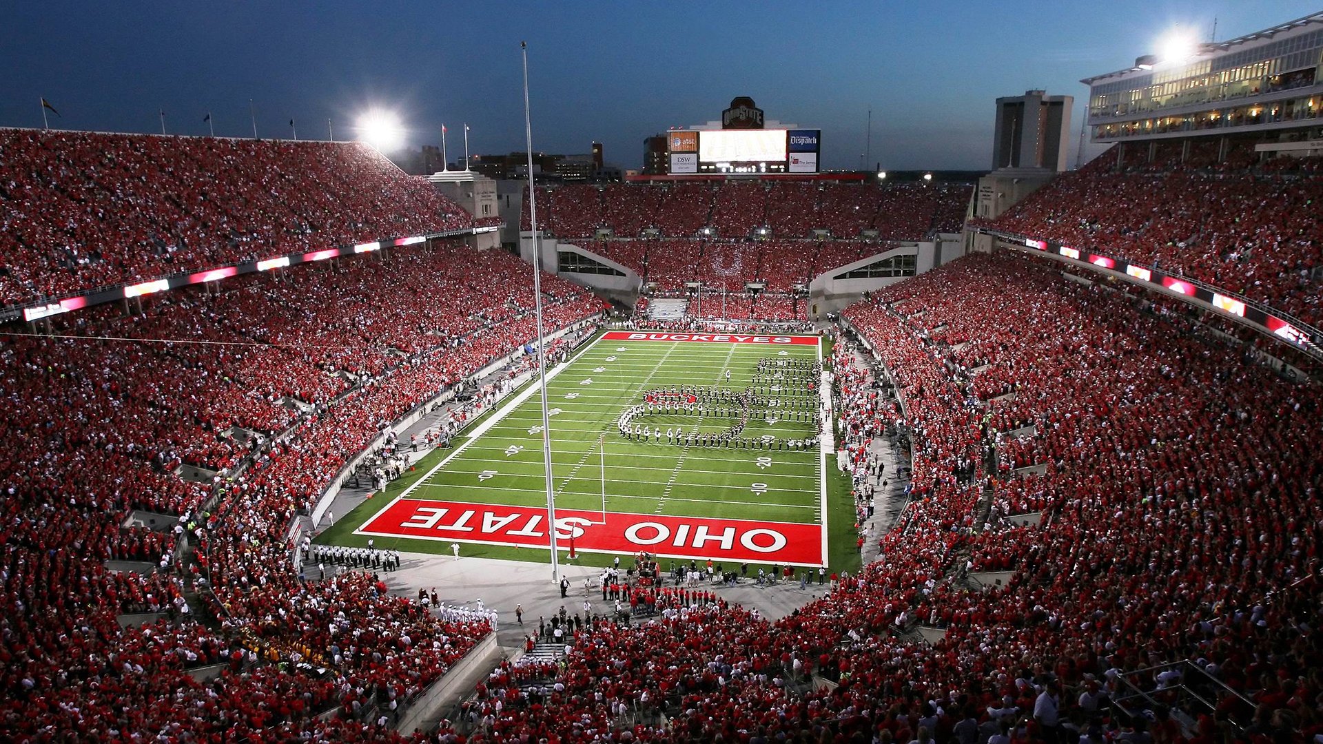 “季后赛高潮不断，强强对决引爆整场比赛热潮”，季后赛好嗨紧张