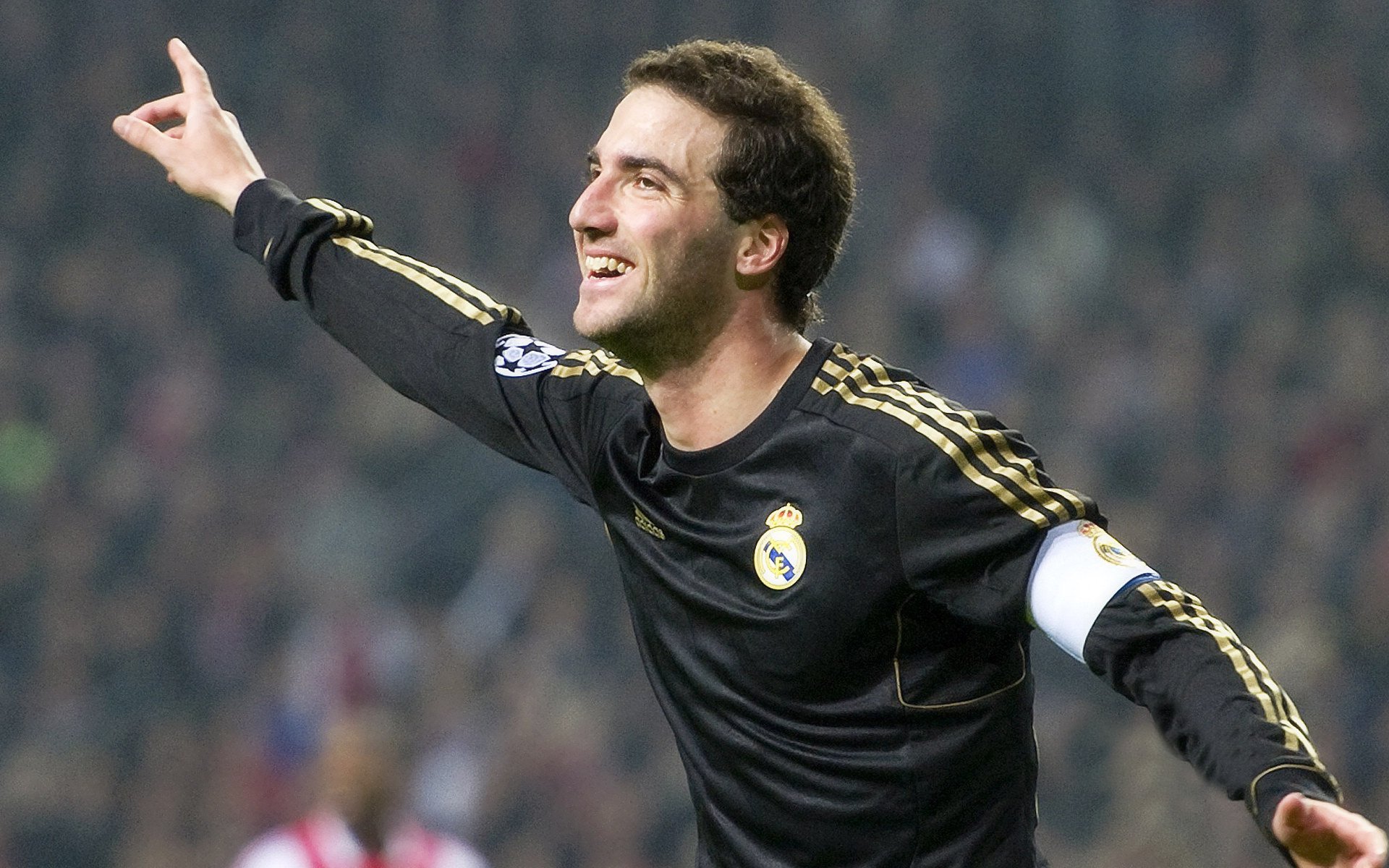 民调揭晓：谁是当仁不让的MVP热门人选？